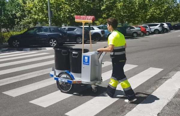 Ver carro de recogida de residuos urbanos de Madrid