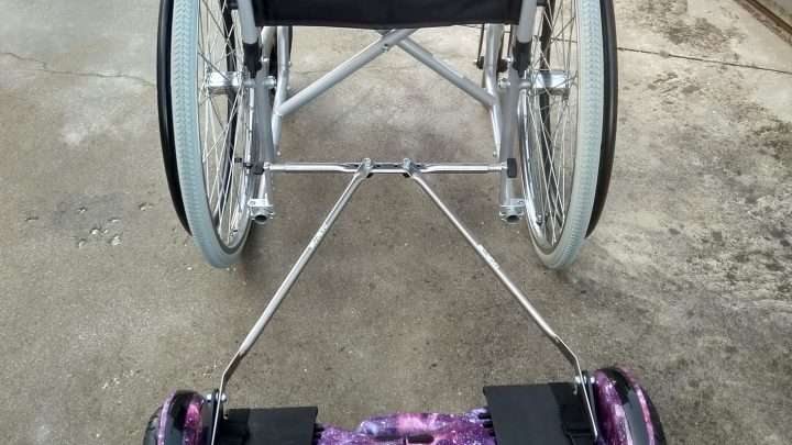 Ver adaptador motor silla de ruedas manual